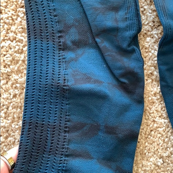 Blue & black tye dye cropped leggings - Picture 3 of 4